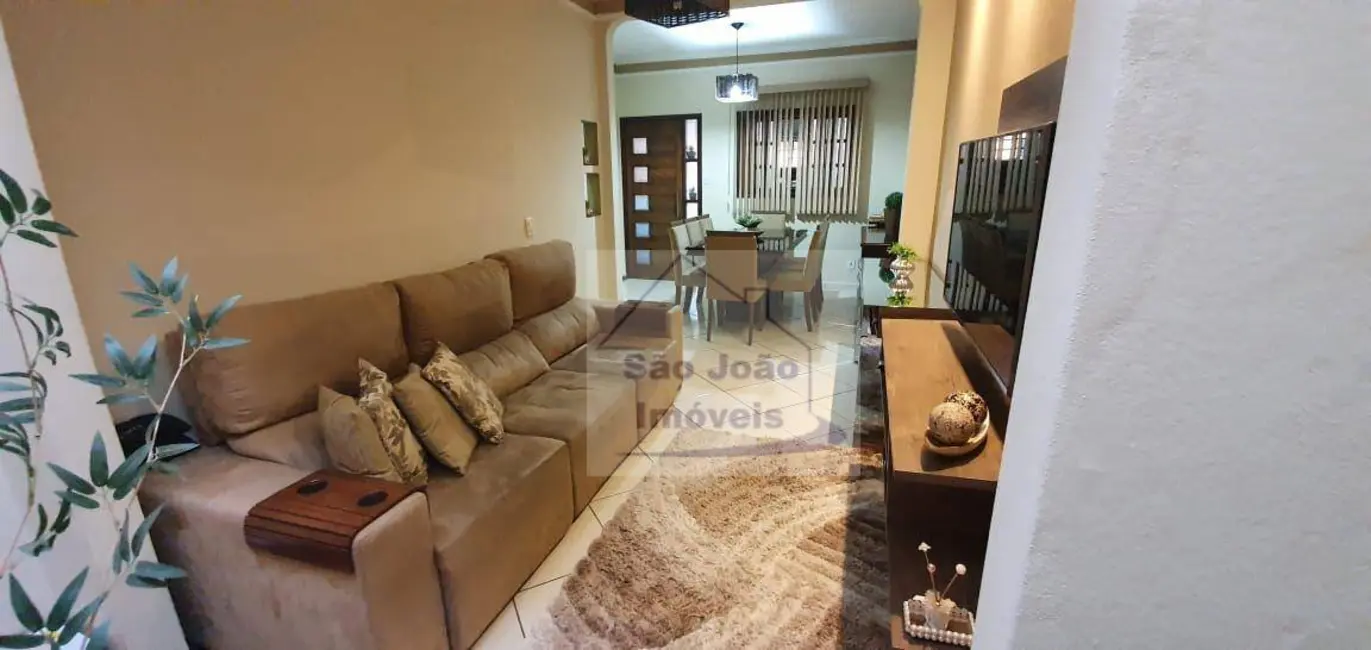 Foto 5 de Casa com 3 quartos à venda, 160m2 em Sao Joao Da Boa Vista - SP