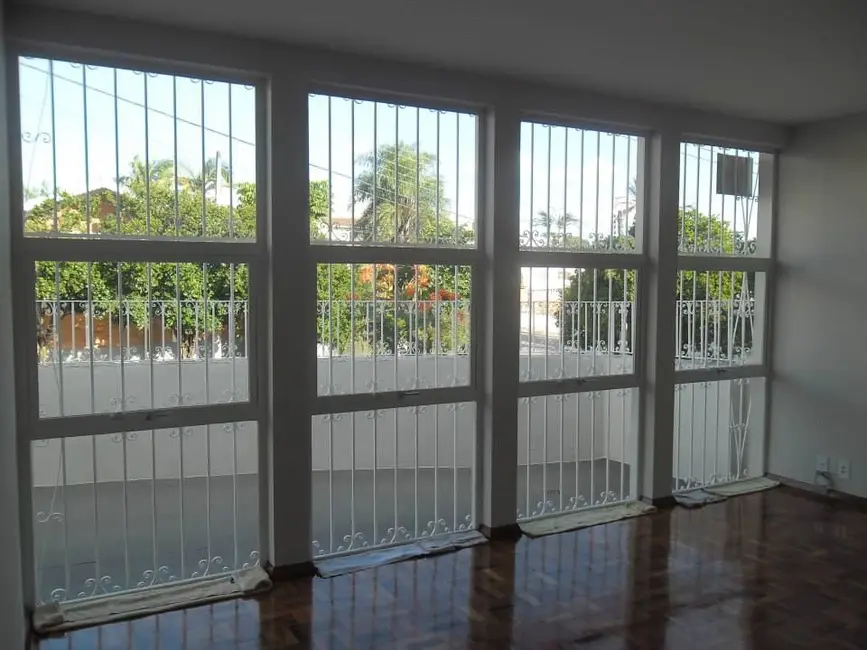 Casa com 3 quartos à venda, 225m2 em Vila Santa Adélia, Sao Joao Da Boa Vista - SP - imagem 4 Foto 4 de Casa com 3 quartos à venda, 225m2 em Vila Santa Adélia, Sao Joao Da Boa Vista - SP