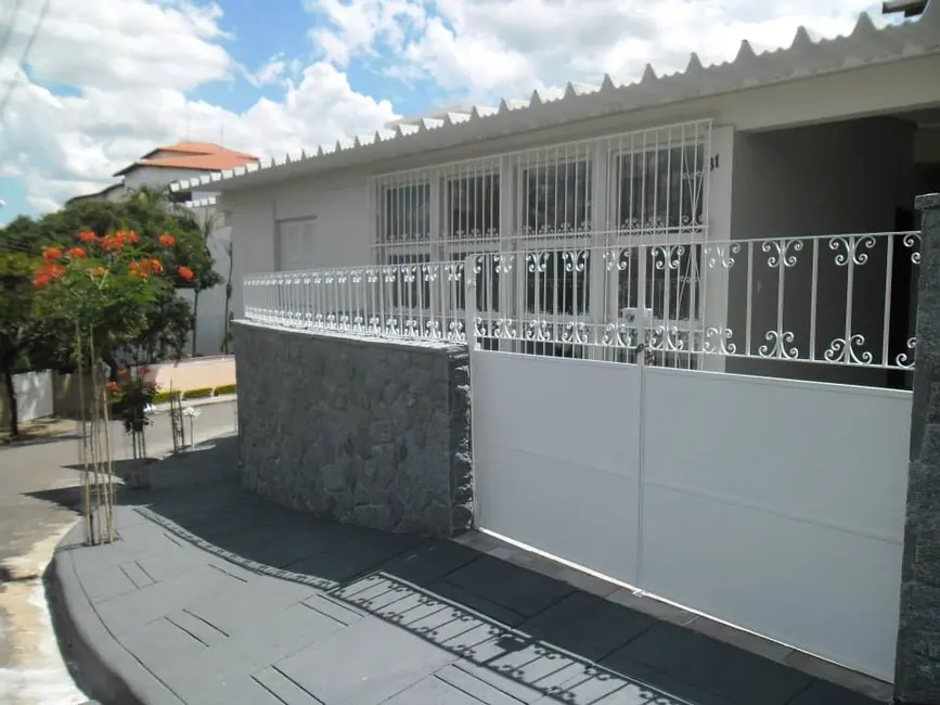 Foto 2 de Casa com 3 quartos à venda, 225m2 em Vila Santa Adélia, Sao Joao Da Boa Vista - SP