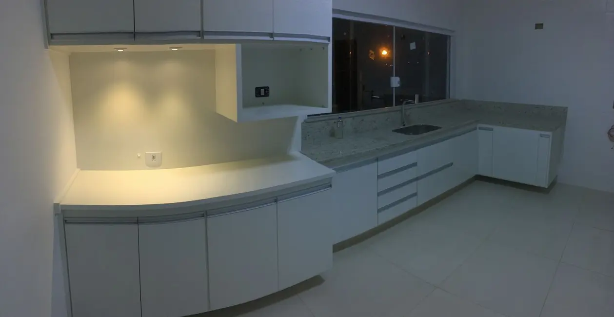 Foto 1 de Sobrado com 4 quartos à venda, 370m2 em Riviera de São João, Sao Joao Da Boa Vista - SP