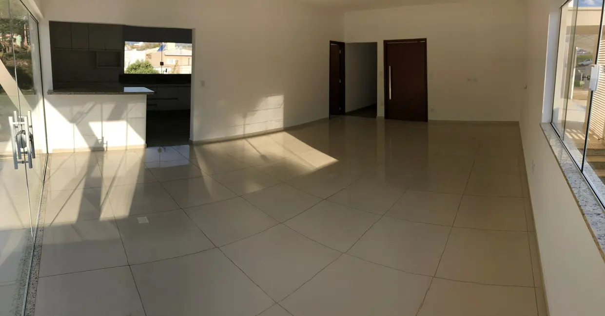 Foto 7 de Sobrado com 4 quartos à venda, 370m2 em Riviera de São João, Sao Joao Da Boa Vista - SP