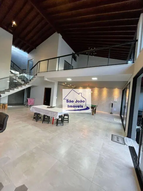 Casa com 3 quartos à venda, 318m2 em Sao Joao Da Boa Vista - SP - imagem 4 Foto 4 de Casa com 3 quartos à venda, 318m2 em Sao Joao Da Boa Vista - SP