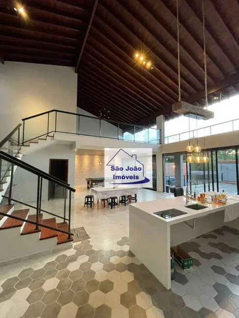 Casa com 3 quartos à venda, 318m2 em Sao Joao Da Boa Vista - SP - imagem 3 Foto 3 de Casa com 3 quartos à venda, 318m2 em Sao Joao Da Boa Vista - SP