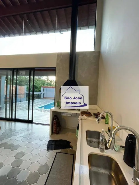 Casa com 3 quartos à venda, 318m2 em Sao Joao Da Boa Vista - SP - imagem 8 Foto 8 de Casa com 3 quartos à venda, 318m2 em Sao Joao Da Boa Vista - SP