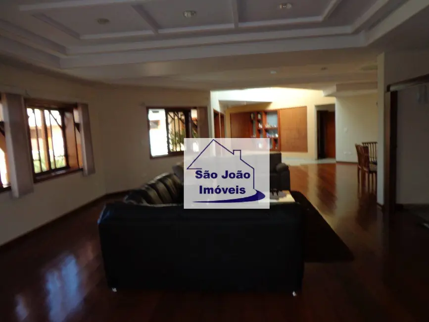 Casa com 4 quartos à venda, 908m2 em Jardim Bela Vista, Sao Joao Da Boa Vista - SP - imagem 8 Foto 8 de Casa com 4 quartos à venda, 908m2 em Jardim Bela Vista, Sao Joao Da Boa Vista - SP