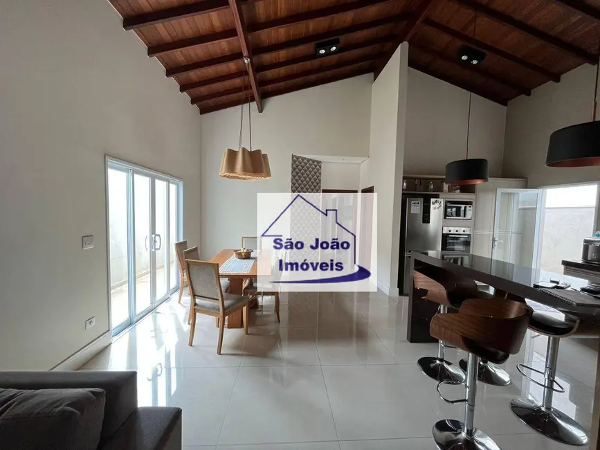 Casa com 3 quartos à venda, 300m2 em Jardim Monte Verde, Sao Joao Da Boa Vista - SP - imagem 9 Foto 9 de Casa com 3 quartos à venda, 300m2 em Jardim Monte Verde, Sao Joao Da Boa Vista - SP