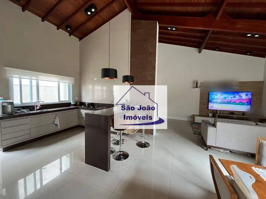 Casa com 3 quartos à venda, 300m2 em Jardim Monte Verde, Sao Joao Da Boa Vista - SP - imagem 8 Foto 8 de Casa com 3 quartos à venda, 300m2 em Jardim Monte Verde, Sao Joao Da Boa Vista - SP