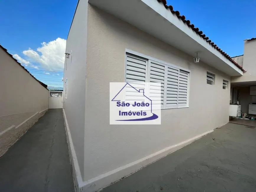 Casa com 3 quartos à venda, 300m2 em Jardim Santo André, Sao Joao Da Boa Vista - SP - imagem 3 Foto 3 de Casa com 3 quartos à venda, 300m2 em Jardim Santo André, Sao Joao Da Boa Vista - SP