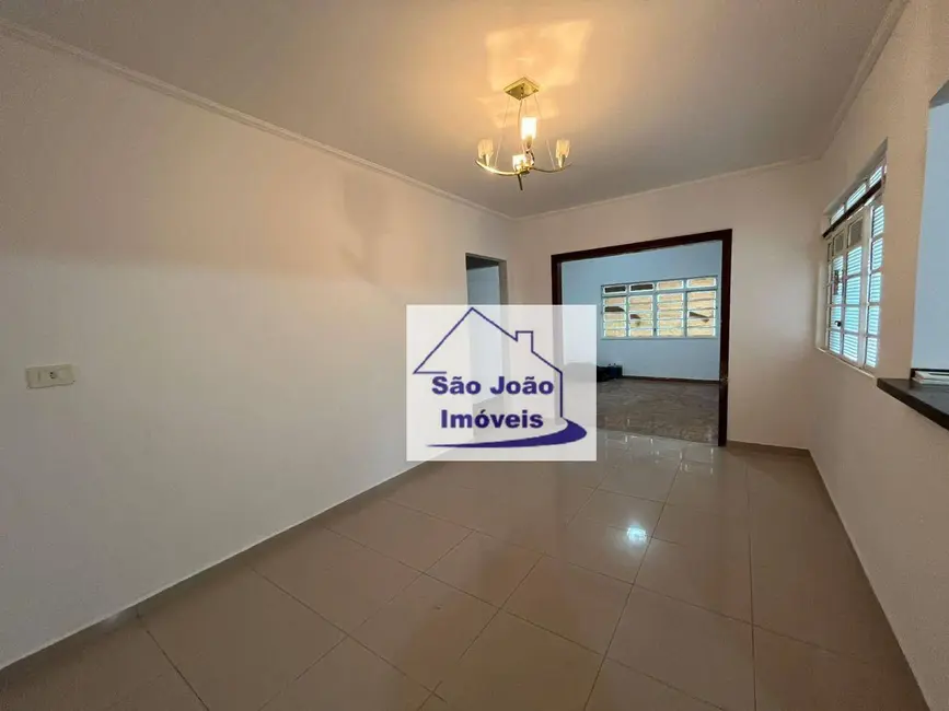 Casa com 3 quartos à venda, 300m2 em Jardim Santo André, Sao Joao Da Boa Vista - SP - imagem 6 Foto 6 de Casa com 3 quartos à venda, 300m2 em Jardim Santo André, Sao Joao Da Boa Vista - SP