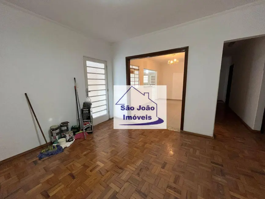 Casa com 3 quartos à venda, 300m2 em Jardim Santo André, Sao Joao Da Boa Vista - SP - imagem 5 Foto 5 de Casa com 3 quartos à venda, 300m2 em Jardim Santo André, Sao Joao Da Boa Vista - SP