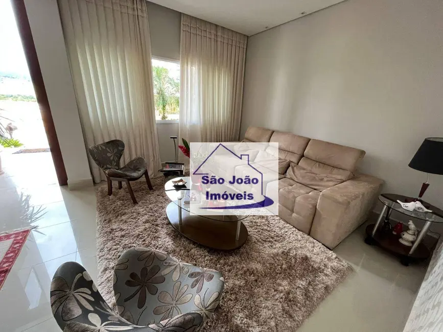 Casa com 3 quartos à venda, 450m2 em Jardim Recanto do Bosque, Sao Joao Da Boa Vista - SP - imagem 5 Foto 5 de Casa com 3 quartos à venda, 450m2 em Jardim Recanto do Bosque, Sao Joao Da Boa Vista - SP
