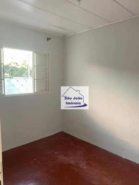 Casa com 3 quartos à venda, 200m2 em Jardim Primeiro de Maio, Sao Joao Da Boa Vista - SP - imagem 7 Foto 7 de Casa com 3 quartos à venda, 200m2 em Jardim Primeiro de Maio, Sao Joao Da Boa Vista - SP