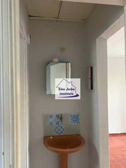 Casa com 3 quartos à venda, 200m2 em Jardim Primeiro de Maio, Sao Joao Da Boa Vista - SP - imagem 8 Foto 8 de Casa com 3 quartos à venda, 200m2 em Jardim Primeiro de Maio, Sao Joao Da Boa Vista - SP