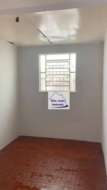 Casa com 3 quartos à venda, 200m2 em Jardim Primeiro de Maio, Sao Joao Da Boa Vista - SP - imagem 9 Foto 9 de Casa com 3 quartos à venda, 200m2 em Jardim Primeiro de Maio, Sao Joao Da Boa Vista - SP