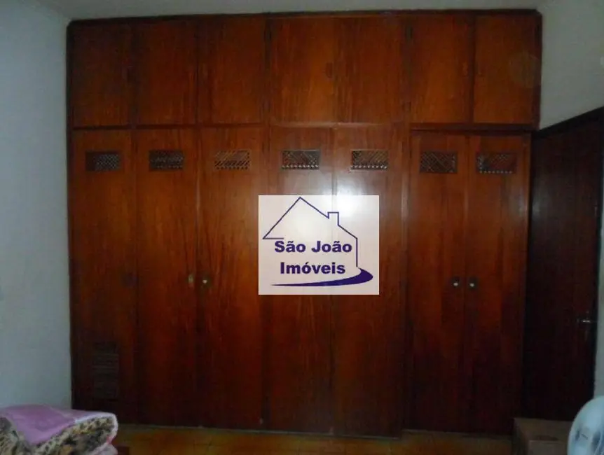 Casa com 3 quartos à venda, 253m2 em Vila Brasil, Sao Joao Da Boa Vista - SP - imagem 9 Foto 9 de Casa com 3 quartos à venda, 253m2 em Vila Brasil, Sao Joao Da Boa Vista - SP