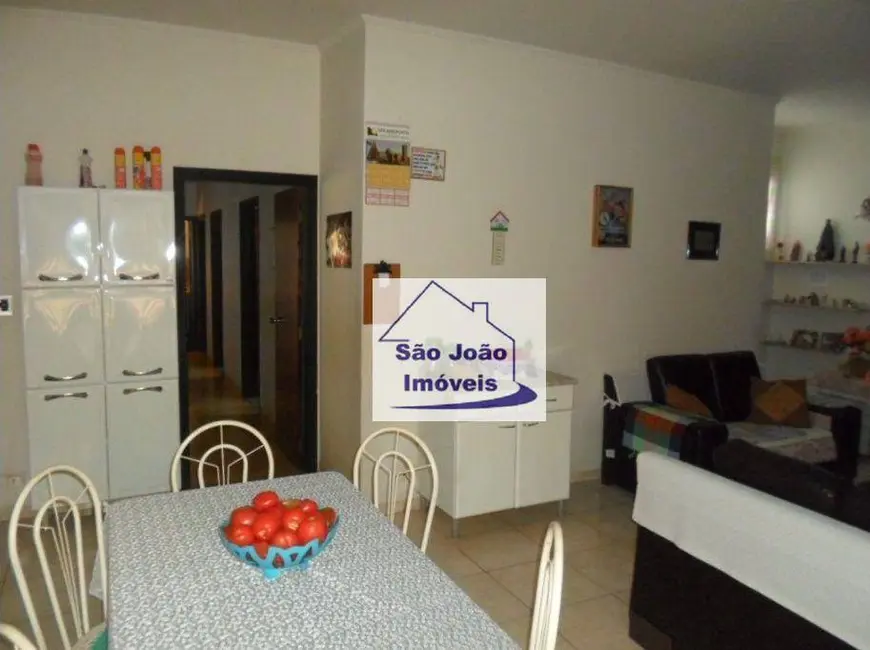 Casa com 3 quartos à venda, 253m2 em Vila Brasil, Sao Joao Da Boa Vista - SP - imagem 5 Foto 5 de Casa com 3 quartos à venda, 253m2 em Vila Brasil, Sao Joao Da Boa Vista - SP