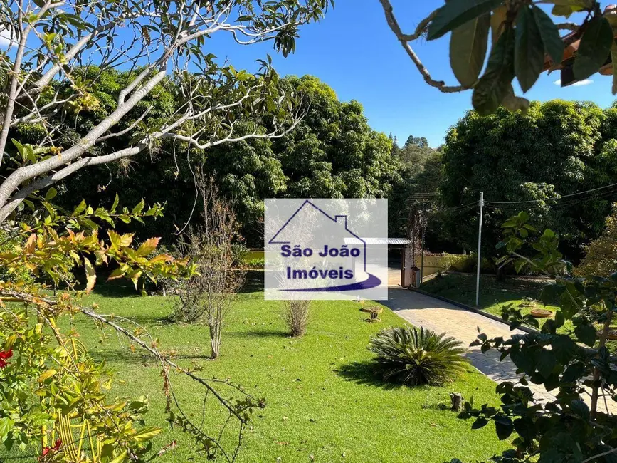 Chácara com 3 quartos à venda, 2000m2 em Aguas Da Prata - SP - imagem 6 Foto 6 de Chácara com 3 quartos à venda, 2000m2 em Aguas Da Prata - SP