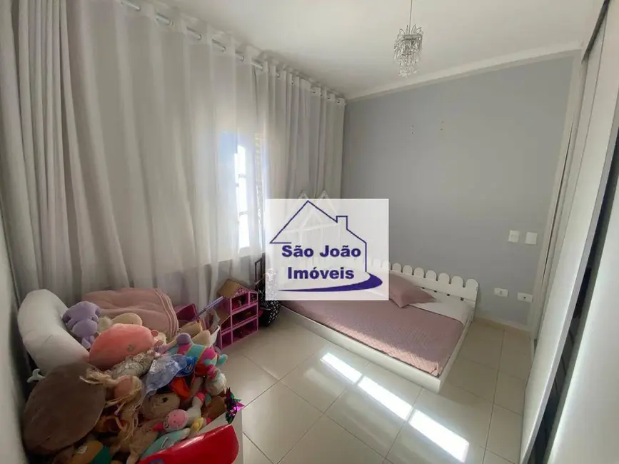 Casa com 3 quartos à venda, 196m2 em Vila Trafani, Sao Joao Da Boa Vista - SP - imagem 6 Foto 6 de Casa com 3 quartos à venda, 196m2 em Vila Trafani, Sao Joao Da Boa Vista - SP