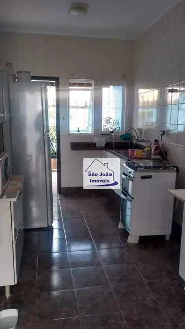 Casa com 3 quartos à venda, 184m2 em Jardim São Nicolau, Sao Joao Da Boa Vista - SP - imagem 6 Foto 6 de Casa com 3 quartos à venda, 184m2 em Jardim São Nicolau, Sao Joao Da Boa Vista - SP