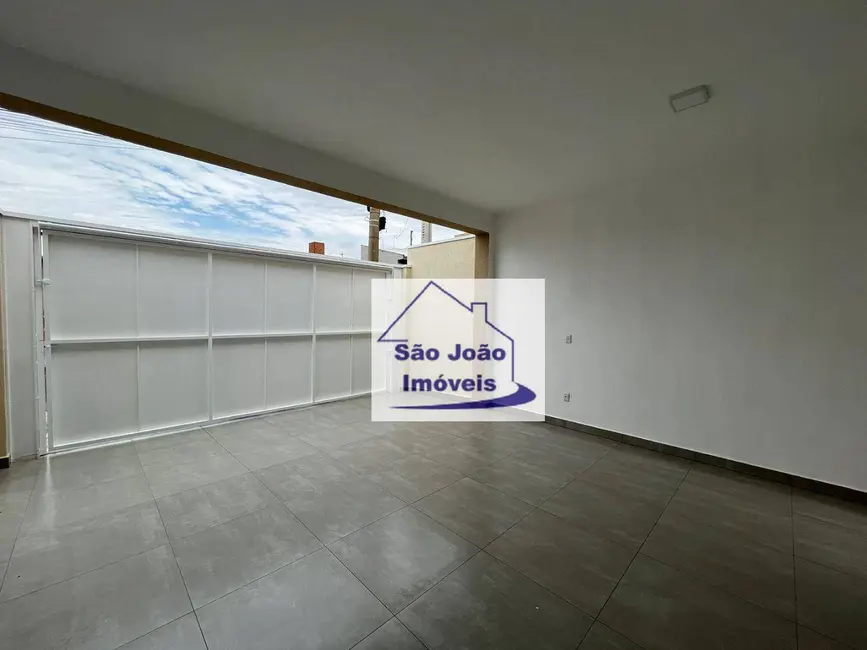 Casa com 3 quartos à venda, 300m2 em Sao Joao Da Boa Vista - SP - imagem 4 Foto 4 de Casa com 3 quartos à venda, 300m2 em Sao Joao Da Boa Vista - SP