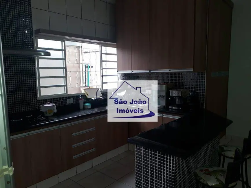 Foto 8 de Casa com 3 quartos à venda, 275m2 em Jardim dos Reis, Sao Joao Da Boa Vista - SP