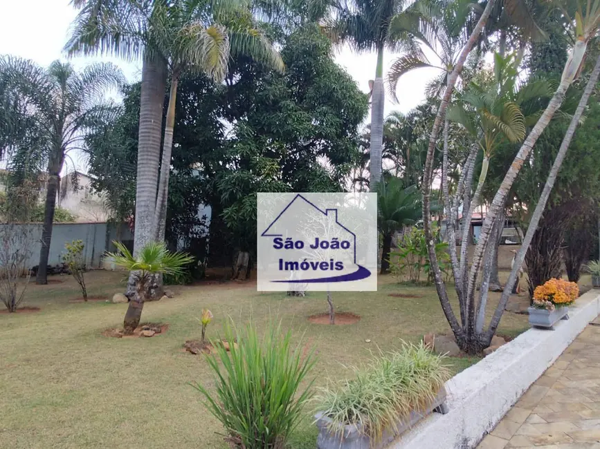 Chácara com 4 quartos à venda, 1100m2 em Solário da Mantiqueira, Sao Joao Da Boa Vista - SP - imagem 5 Foto 5 de Chácara com 4 quartos à venda, 1100m2 em Solário da Mantiqueira, Sao Joao Da Boa Vista - SP