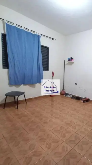 Casa com 2 quartos à venda, 170m2 em Vila Fleming, Sao Joao Da Boa Vista - SP - imagem 5 Foto 5 de Casa com 2 quartos à venda, 170m2 em Vila Fleming, Sao Joao Da Boa Vista - SP