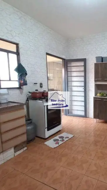 Foto 2 de Casa com 2 quartos à venda, 170m2 em Vila Fleming, Sao Joao Da Boa Vista - SP
