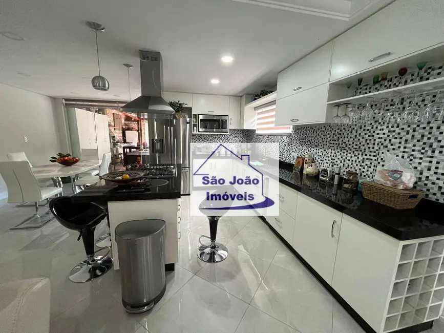 Foto 4 de Casa com 3 quartos à venda, 308m2 em Vila Tenente Vasconcelos, Sao Joao Da Boa Vista - SP