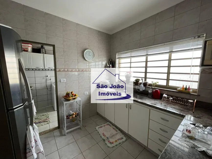 Casa com 3 quartos à venda, 250m2 em Jardim São Salvador, Sao Joao Da Boa Vista - SP - imagem 7 Foto 7 de Casa com 3 quartos à venda, 250m2 em Jardim São Salvador, Sao Joao Da Boa Vista - SP