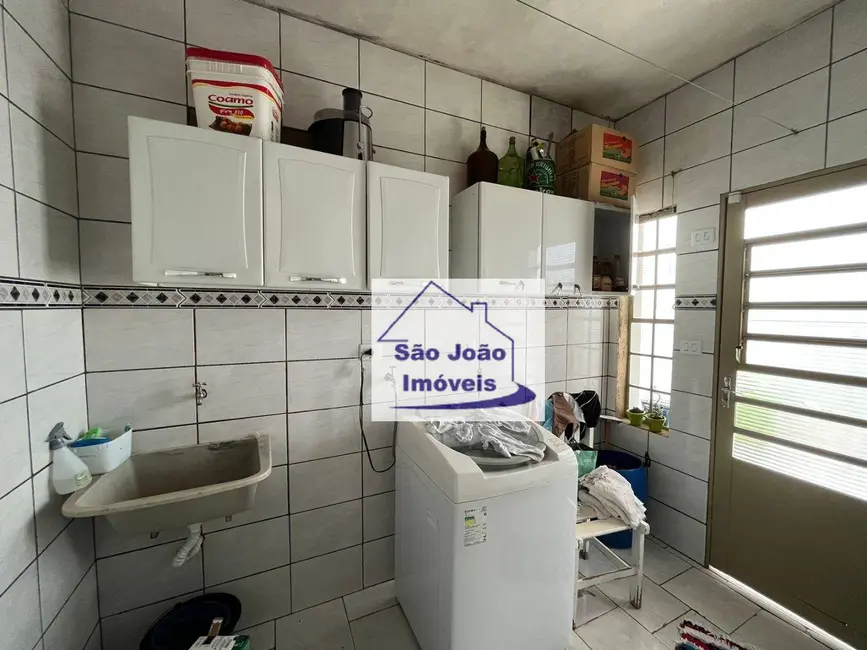 Casa com 3 quartos à venda, 250m2 em Jardim São Salvador, Sao Joao Da Boa Vista - SP - imagem 9 Foto 9 de Casa com 3 quartos à venda, 250m2 em Jardim São Salvador, Sao Joao Da Boa Vista - SP