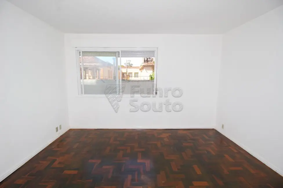 Foto 2 de Apartamento com 2 quartos para alugar, 94m2 em Pelotas - RS