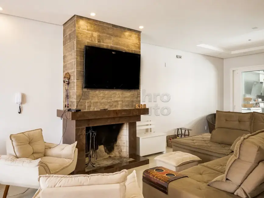 Foto 1 de Casa com 4 quartos à venda, 300m2 em Pelotas - RS