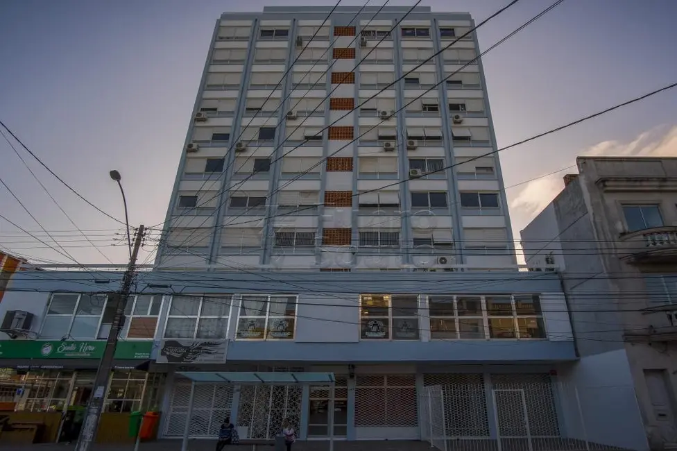 Foto 1 de Apartamento com 1 quarto para alugar, 65m2 em Pelotas - RS