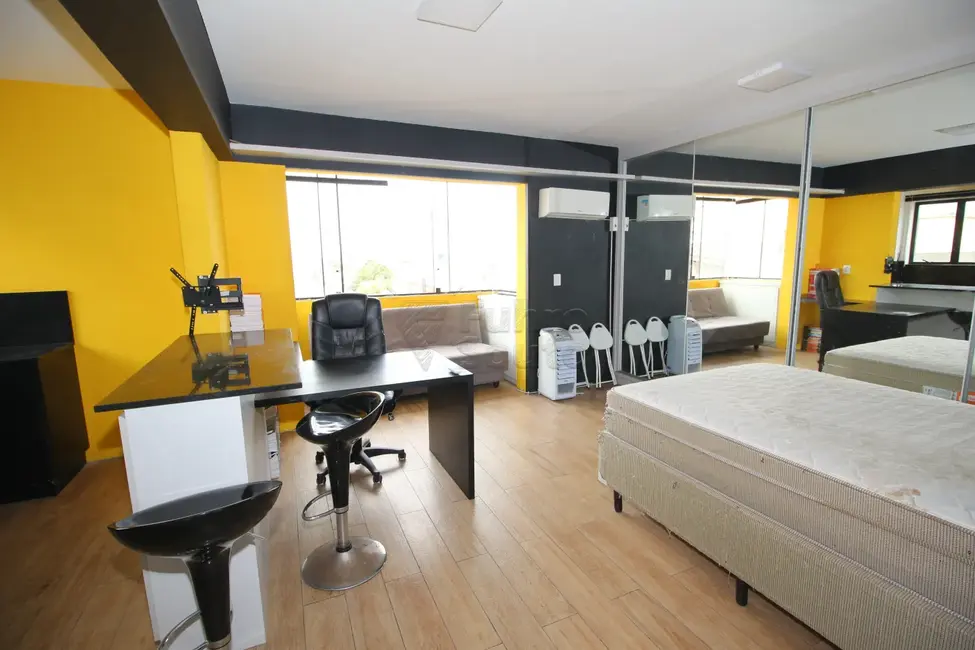 Foto 2 de Apartamento com 1 quarto para alugar, 34m2 em Pelotas - RS