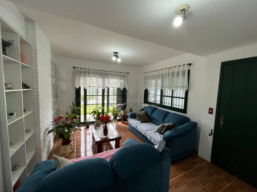 Foto 1 de Casa com 4 quartos à venda, 287m2 em Pelotas - RS