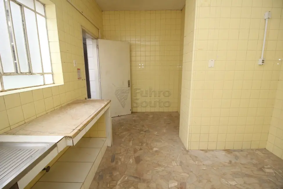 Foto 2 de Sala Comercial com 5 quartos para alugar, 645m2 em Pelotas - RS