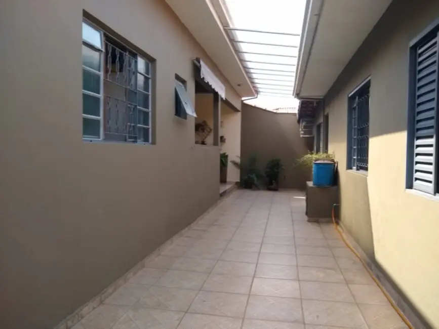 Casa com 4 quartos à venda, 164m2 em Jacarezinho - PR - imagem 7 Foto 7 de Casa com 4 quartos à venda, 164m2 em Jacarezinho - PR