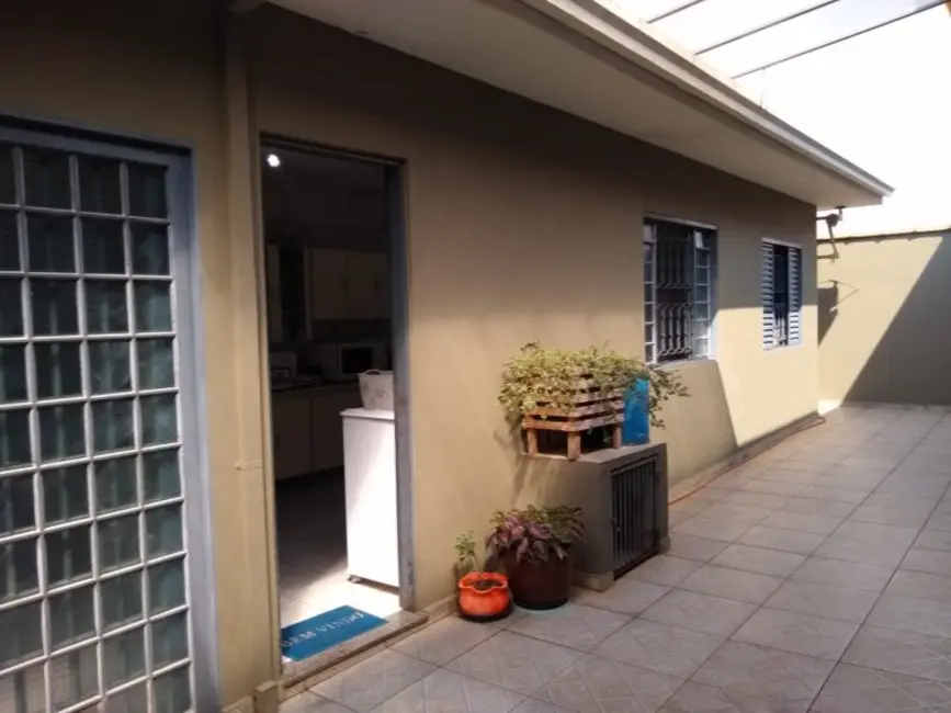 Casa com 4 quartos à venda, 164m2 em Jacarezinho - PR - imagem 6 Foto 6 de Casa com 4 quartos à venda, 164m2 em Jacarezinho - PR