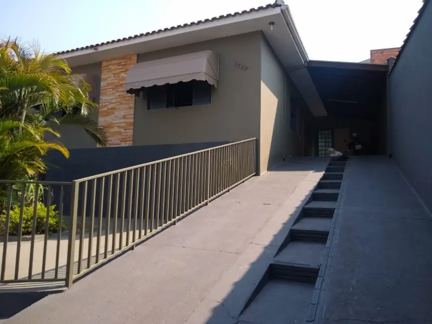 Casa com 4 quartos à venda, 164m2 em Jacarezinho - PR - imagem 3 Foto 3 de Casa com 4 quartos à venda, 164m2 em Jacarezinho - PR