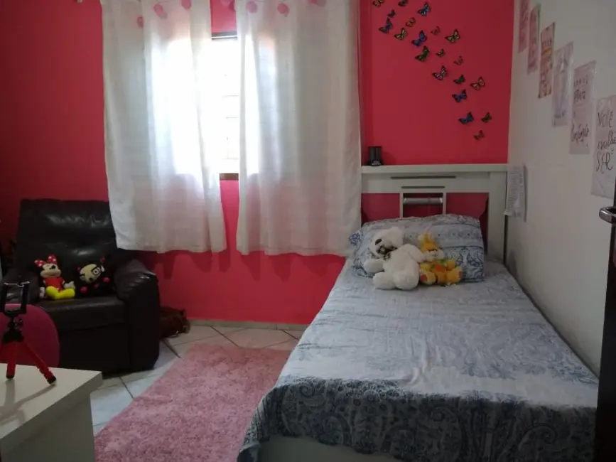 Casa com 3 quartos à venda, 99m2 em Jacarezinho - PR - imagem 8 Foto 8 de Casa com 3 quartos à venda, 99m2 em Jacarezinho - PR