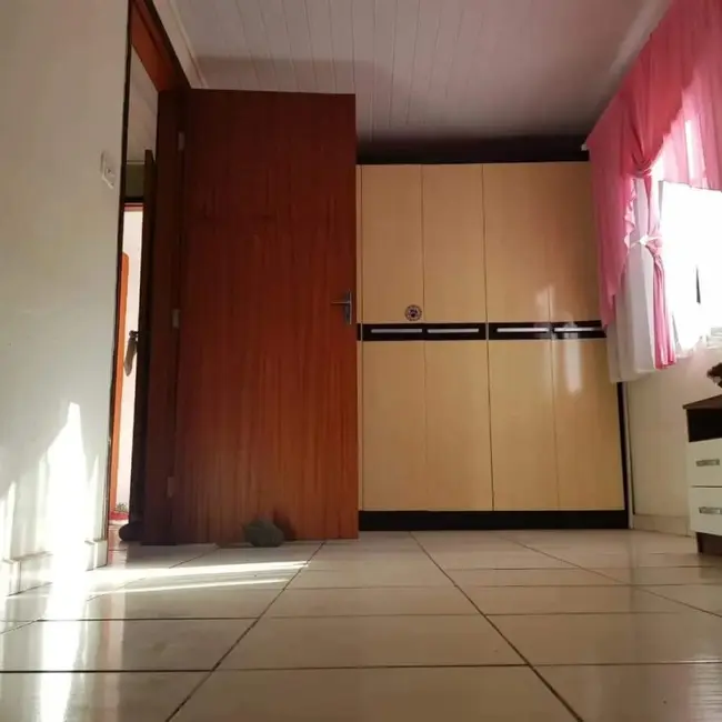 Casa com 2 quartos à venda, 60m2 em Jacarezinho - PR - imagem 7 Foto 7 de Casa com 2 quartos à venda, 60m2 em Jacarezinho - PR