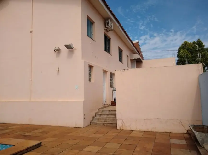 Casa com 4 quartos à venda, 330m2 em Jacarezinho - PR - imagem 6 Foto 6 de Casa com 4 quartos à venda, 330m2 em Jacarezinho - PR