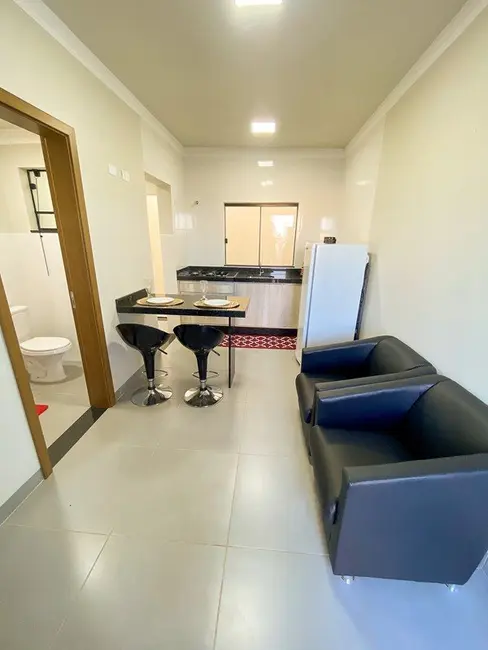 Foto 3 de Kitnet com 1 quarto para alugar, 42m2 em Jacarezinho - PR