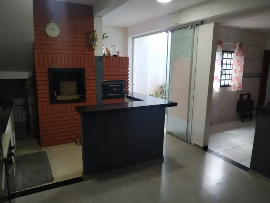 Casa com 3 quartos à venda, 128m2 em Jacarezinho - PR - imagem 5 Foto 5 de Casa com 3 quartos à venda, 128m2 em Jacarezinho - PR