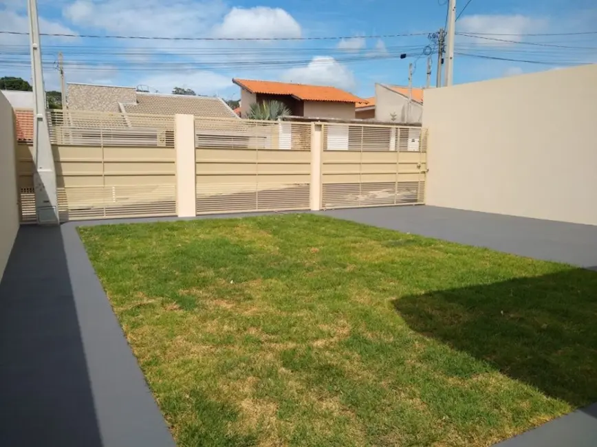 Casa com 2 quartos à venda, 70m2 em Jacarezinho - PR - imagem 3 Foto 3 de Casa com 2 quartos à venda, 70m2 em Jacarezinho - PR
