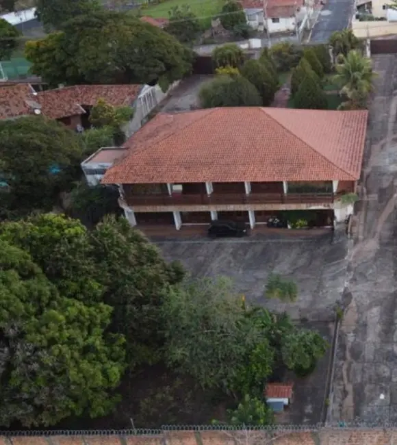 Casa com 7 quartos à venda, 1738m2 em Jacarezinho - PR - imagem 8 Foto 8 de Casa com 7 quartos à venda, 1738m2 em Jacarezinho - PR