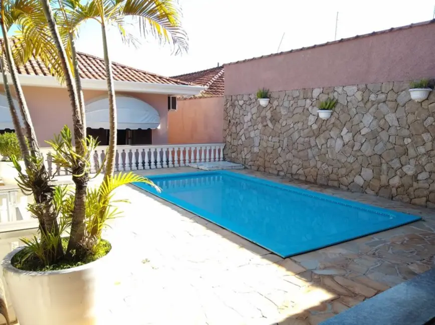 Foto 1 de Casa com 3 quartos à venda, 249m2 em Jacarezinho - PR
