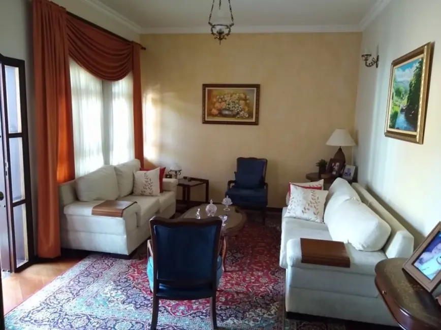 Casa com 3 quartos à venda, 249m2 em Jacarezinho - PR - imagem 9 Foto 9 de Casa com 3 quartos à venda, 249m2 em Jacarezinho - PR