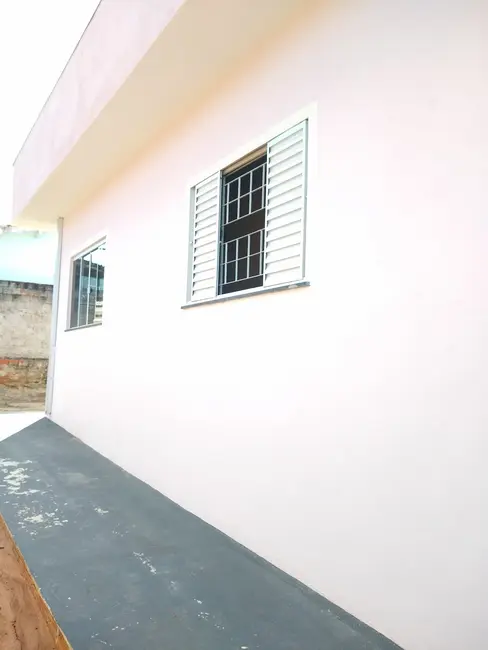 Casa com 2 quartos à venda, 54m2 em Jacarezinho - PR - imagem 4 Foto 4 de Casa com 2 quartos à venda, 54m2 em Jacarezinho - PR